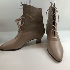 Nine West N-TRIXIE Opal Cream lace up bootie